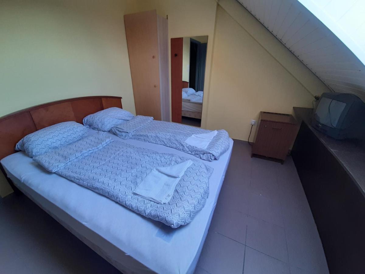 Retro Hotel Merid زاماردي المظهر الخارجي الصورة
